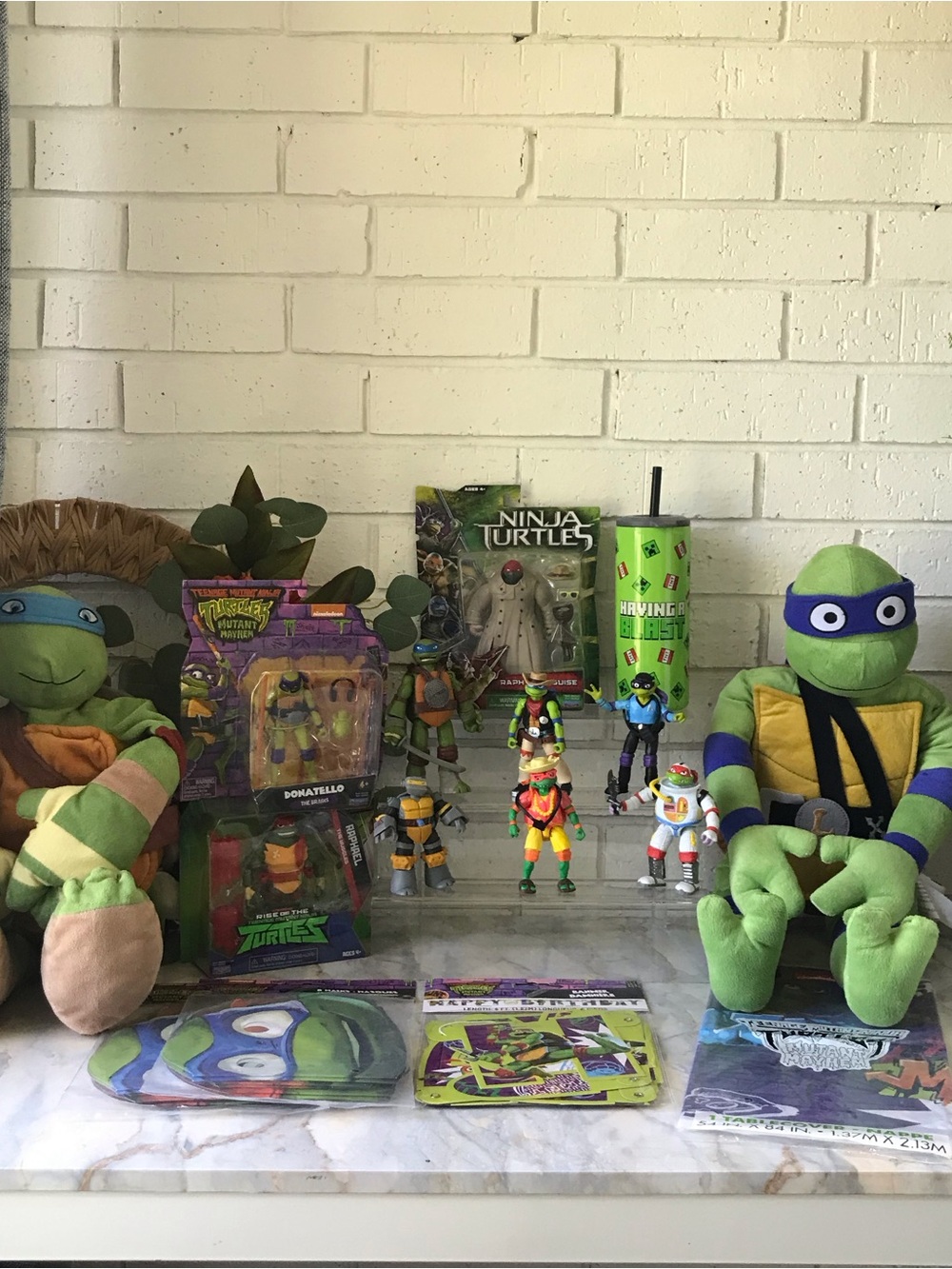 Bundle of 16 Teenage Mutant Ninjas Turtle Toys Action Figures Plush Party Deco
